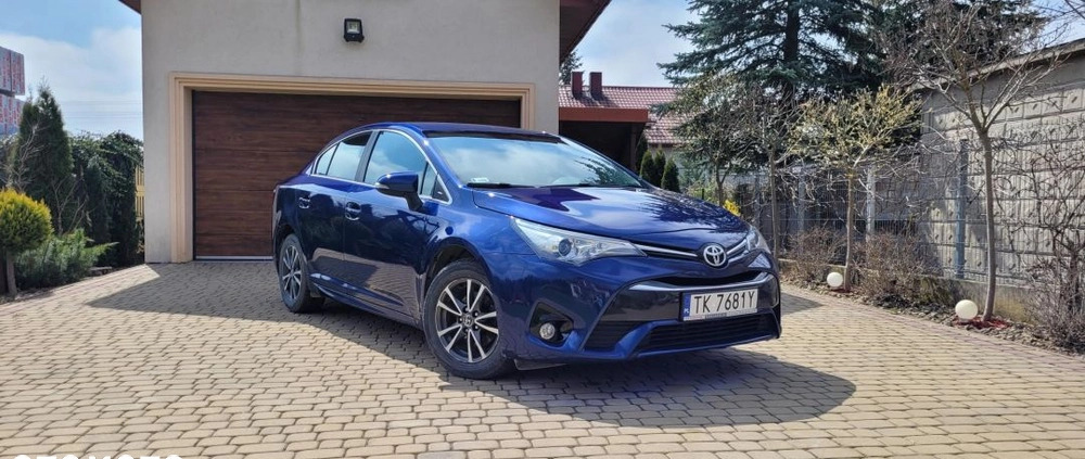 Toyota Avensis cena 52500 przebieg: 158600, rok produkcji 2017 z Kielce małe 106